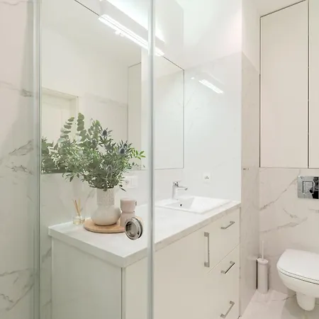 Powoli:komfortowe, Jasne,klima Apartman Varsó